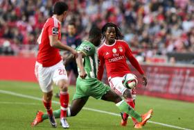 LUÍS FILIPE VIEIRA CLASSIFICA DE “ESCANDALOSA” A ARBITRAGEM DO JOGO COM RIO AVE