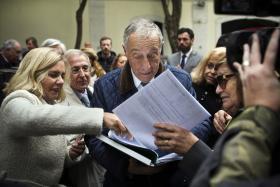 MARCELO ENTREGA 15 MIL ASSINATURAS PARA INICIAR “CAMINHADA DE CINCO ANOS”