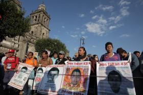 RECORDADOS NA CIDADE DO MÉXICO OS 43 ESTUDANTES DESAPARECIDOS EM 2014