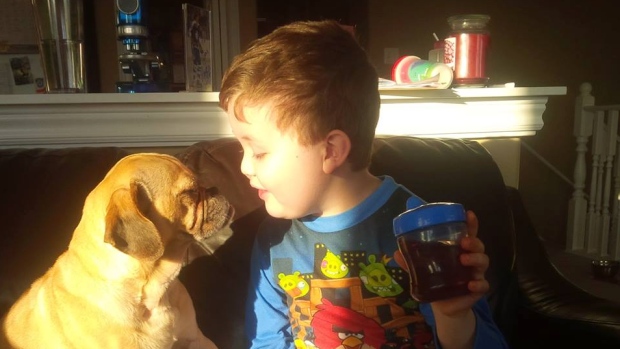 Evan Leversage, 7, morreu em paz e livre de dor nos braços da sua mãe Nicole Wellwood. (Facebook)