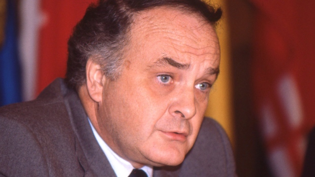 O primeiro-ministro de Manitoba Howard Pawley é mostrado nesta foto de arquivo de 1984. (The Canadian Press/Chuck Stoody)