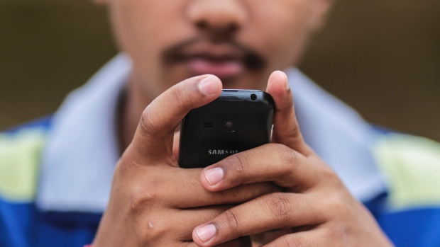 Em comunicado à imprensa, a Wind Mobile diz que a iniciativa visa tornar o processo de transição mais suave para os recém-chegados ao Canadá. (Dhiraj Singh / Bloomberg)