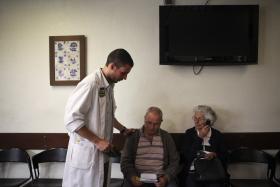 HÁ DEMASIADOS JOVENS MÉDICOS, FALTAM CLÍNICOS DE IDADES INTERMÉDIAS – ESTUDO