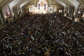 MAIS DE UM MILHÃO DE FIÉIS NA PROCISSÃO DO NAZARENO NEGRO NA CAPITAL DAS FILIPINAS