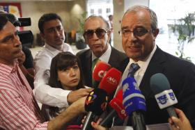 PROFESSORES ACREDITAM QUE GOVERNO VAI REVER LIMITAÇÕES IMPOSTAS NOS CONCURSOS