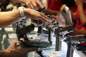 PROCURA DE ARMAS DE AUTODEFESA SOBE EM COLÓNIA DESDE VIOLÊNCIA DO ANO NOVO