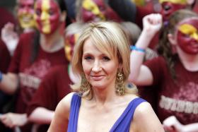AUTORA DE “HARRY POTTER” GANHA PRÉMIO PEN DE LIBERDADE DE EXPRESSÃO