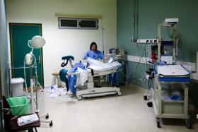 QUASE METADE DAS MULHERES SEM O PARTO QUE QUERIA, ALGUNS CASOS DE VIOLÊNCIA OBSTÉTRICA