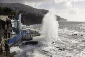 AVISO DE AGITAÇÃO MARÍTIMA FORTE NA MADEIRA PROLONGADO ATÉ ÀS 18:00 HORAS DE DOMINGO