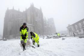 PROTEÇÃO CIVIL AVISA POPULAÇÃO PARA NEVE, CHUVA E AGITAÇÃO MARÍTIMA