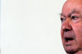 ÓBITO/ALMEIDA SANTOS: JARDIM RECORDA “POLÍTICO DA MAIOR CATEGORIA INTELECTUAL E CÍVICA”