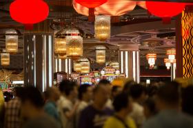 RECEITAS DOS CASINOS DE MACAU CAÍRAM 34,3% EM 2015