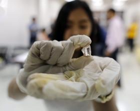PORTUGAL VAI ENTREGAR A ANGOLA ACERVO GEOLÓGICO DIAMANTÍFERO DO TEMPO COLONIAL