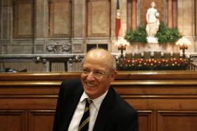 PRESIDENCIAIS: CAMPANHA NÃO É PARA VER “QUEM ENTRA MAIS À VONTADE NOS CAFÉS” — SANTOS SILVA