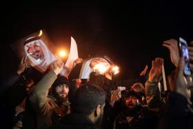 MAIS DE MIL PESSOAS MANIFESTARAM-SE EM TEERÃO CONTRA EXECUÇÕES NA ÁRABIA SAUDITA