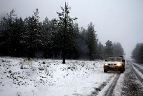 PRIMEIRO NEVÃO DE INVERNO ENCERRA ESTRADAS E ESCOLAS