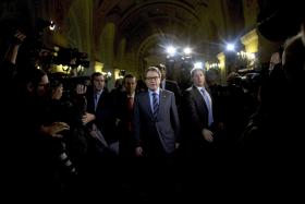 SEPARATISTAS CATALÃES CHEGAM A ACORDO PARA NOVO GOVERNO E SAÍDA DE MAS