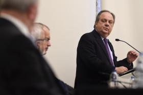 ÓBITO/ALMEIDA SANTOS: JOÃO SOARES “PROFUNDAMENTE TRISTE” COM MORTE DE “GRANDE SOCIALISTA”