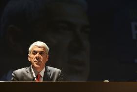 ÓBITO/ALMEIDA SANTOS: SÓCRATES DIZ QUE TODOS O QUE O CONHECERAM ESTÃO “NUMA GRANDE TRISTEZA”