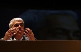 SÓCRATES DIZ QUE PS DEVE DECIDIR A QUE CANDIDATO PRESIDENCIAL DÁ APOIO