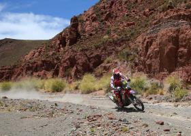 PAULO GONÇALVES RECUSA ESTATUTO DE HERÓI POR TER AJUDADO PILOTO FERIDO NO DAKAR2016