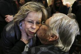 ENTRE IDOSOS, MARIA DE BELÉM COMEÇA E ACABA PRIMEIRO DIA DE CAMPANHA PRESIDENCIAL