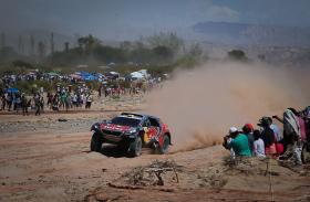 DAKAR2016: ORGANIZAÇÃO INVESTIGA POSSÍVEL REABASTECIMENTO IRREGULAR DE PETERHANSEL