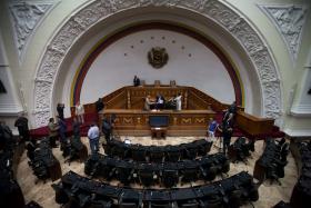 TRÊS DEPUTADOS DA OPOSIÇÃO VENEZUELANA PEDEM PARA ABANDONAR PARLAMENTO