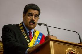 OPOSITORES INSISTEM NA DEMISSÃO DO PRESIDENTE DA VENEZUELA