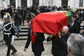 ÓBITO/ALMEIDA SANTOS: TRÊS CANDIDATOS PRESIDENCIAIS PASSARAM PELA BASÍLICA DA ESTRELA