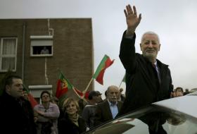 PRESIDENCIAIS: NÓVOA APELA AO VOTO “CAPAZ” NO INÍCIO DE ARRUADA NO PORTO