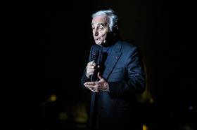 “AZNAVOUR LIVE — PALAIS DES SPORTS 2015”  EDITADO EM PORTUGAL