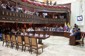 PARLAMENTO VENEZUELANO CHUMBA DECRETO DE EMERGÊNCIA ECONÓMICA DO PRESIDENTE