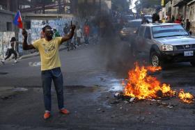 MILHARES DE PESSOAS MANIFESTAM-SE NO HAITI EXIGINDO A RENÚNCIA DE MARTELLY