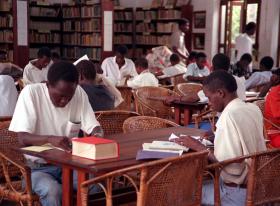ENTIDADES PORTUGUESAS OFERECEM 33 MIL LIVROS A INSTITUIÇÕES DE ENSINO EM MOÇAMBIQUE