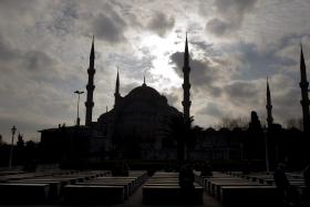 EXPLOSÃO NO CENTRO HISTÓRICO DE ISTAMBUL, VÁRIOS FERIDOS – IMPRENSA TURCA