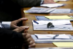 VALOR DOS CONTRATOS PÚBLICOS CAI 37% EM 2015, PARA MENOS DE 1.000 ME – AECOPS