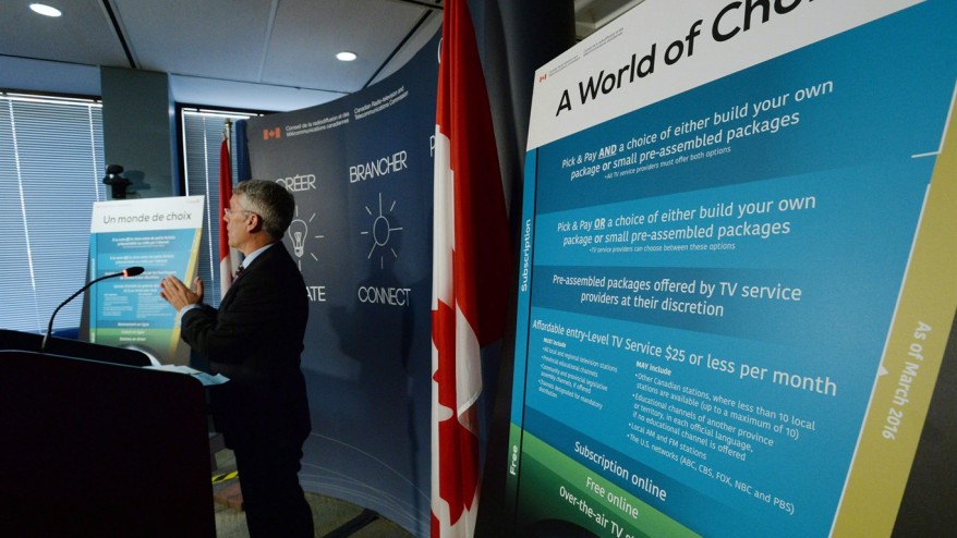 O Presidente da CRTC Jean-Pierre Blais fala aos Media nos escritórios da CRTC em Gatineau, Que., em 19 de março de 2015. THE CANADIAN PRESS/Sean Kilpatrick