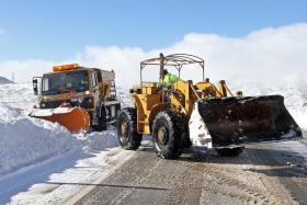 MAU TEMPO: ACESSOS ÀS SERRAS DA ESTRELA, CARAMULO E MONTEMURO CORTADOS PELA NEVE
