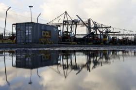 NEGOCIAÇÕES ENTRE ESTIVADORES E PORTO DE LISBOA PROLONGAM-SE POR MAIS UM MÊS