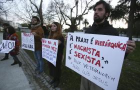 PARLAMENTO APROVA RECOMENDAÇÕES SOBRE PRAXES ACADÉMICAS
