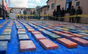 POLÍCIA DETÉM SUPOSTO TRAFICANTE NO BRASIL E APREENDE UMA TONELADA DE COCAÍNA