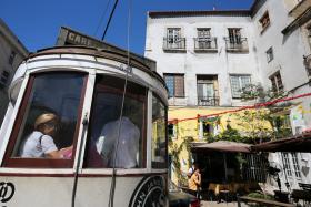 COMERCIANTES LISBOETAS DESCONTENTES COM OBRAS EM RUA DE ALFAMA