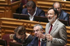 PSD E PS FECHAM ACORDO SOBRE CONSELHOS SUPERIORES DE DEFESA, SEGURANÇA INTERNA E INFORMAÇÕES