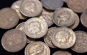 LIBRA REGISTA MAIOR DESCIDA FACE AO DÓLAR DESDE 2009