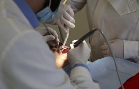 DENTISTAS ENTREGAM AO GOVERNO PROPOSTA PARA COLOCAÇÃO DE MÉDICOS NOS CENTROS DE SAÚDE