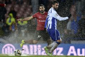 AVANÇADO EX-FC PORTO ADRIÁN LÓPEZ DIZ-SE “FELIZ POR VOLTAR A AJUDAR”