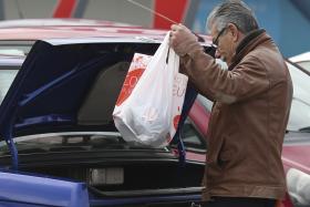 TAXA SOBRE SACOS DE PLÁSTICO DEVE RENDER 200 MIL EUROS EM 2016 – MINISTÉRIO