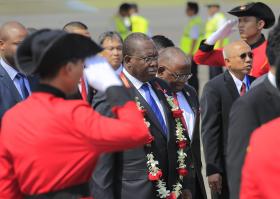 VICE-PRESIDENTE DE ANGOLA MANUEL VICENTE INDICIADO DE CORRUPÇÃO ATIVA