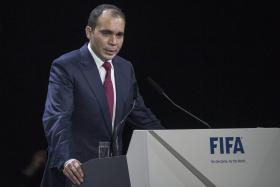 PRÍNCIPE HUSSEIN QUER QUE CABINE DE VOTO NAS ELEIÇÕES PARA A PRESIDÊNCIA DA FIFA SEJA DE VIDRO